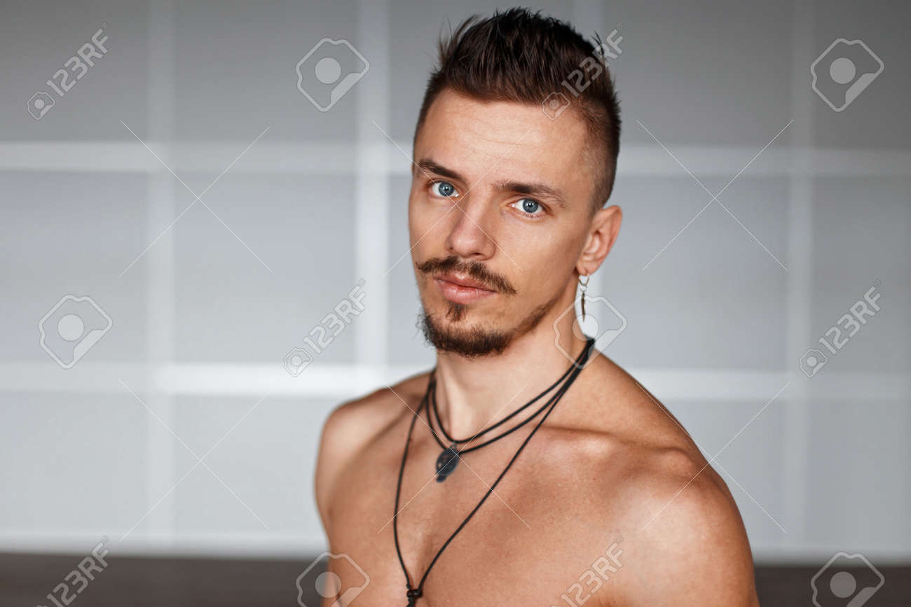 danie ira recommends Naked Handsome Mens
